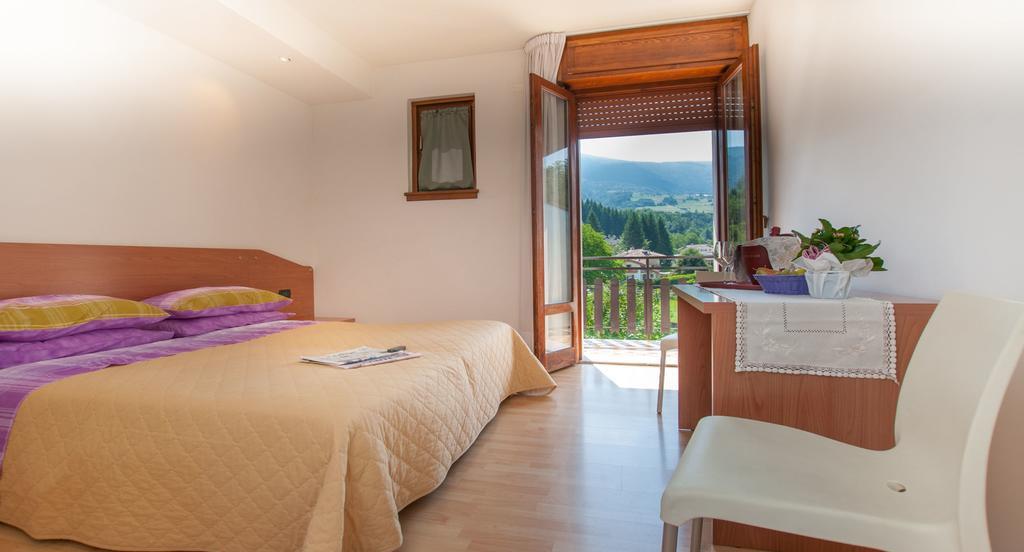 Albergo Sayonara Comano Terme Exterior photo