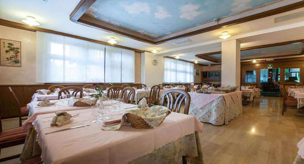 Albergo Sayonara Comano Terme Exterior photo