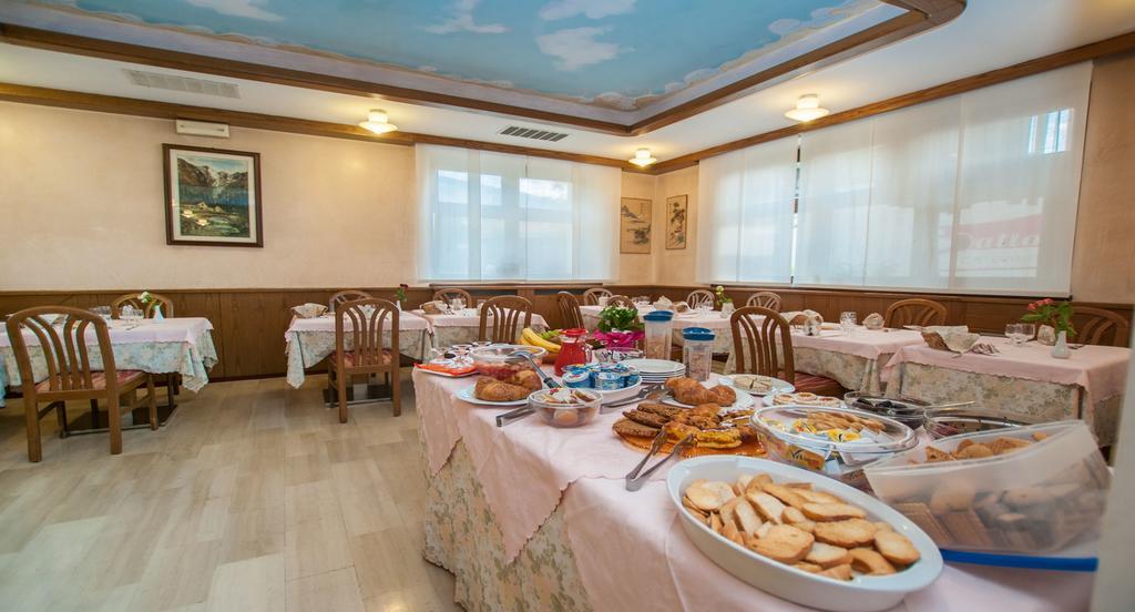 Albergo Sayonara Comano Terme Exterior photo
