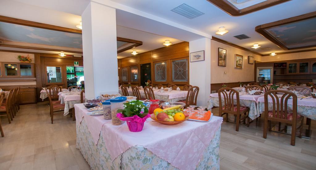 Albergo Sayonara Comano Terme Exterior photo