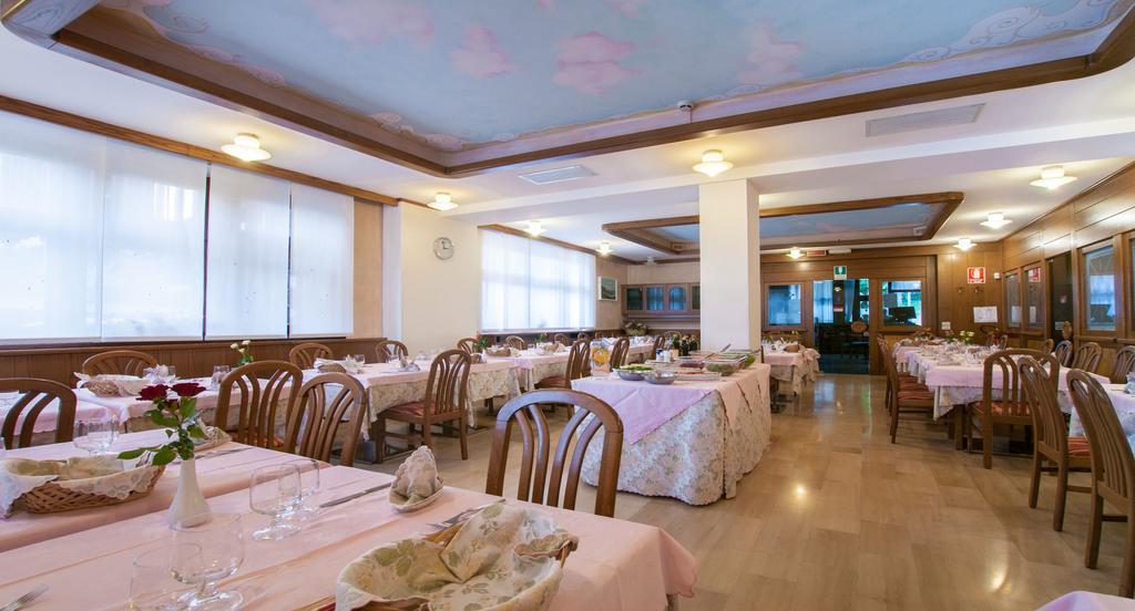 Albergo Sayonara Comano Terme Exterior photo