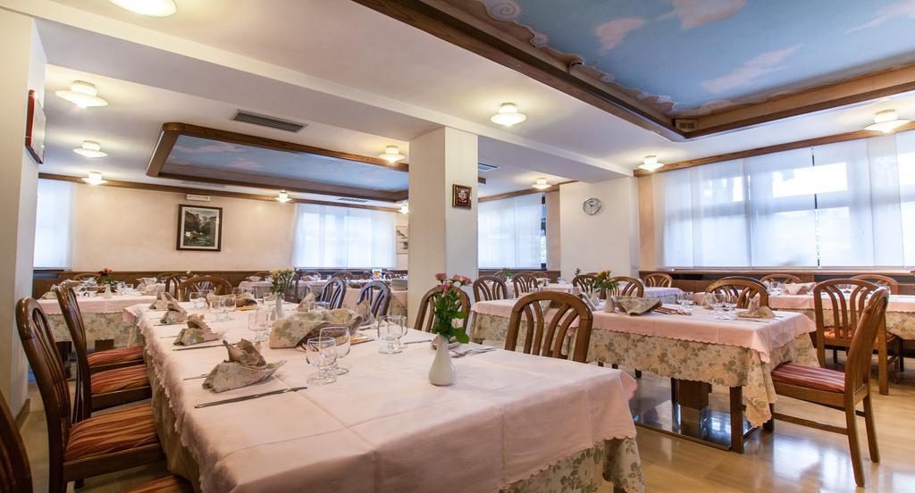 Albergo Sayonara Comano Terme Exterior photo