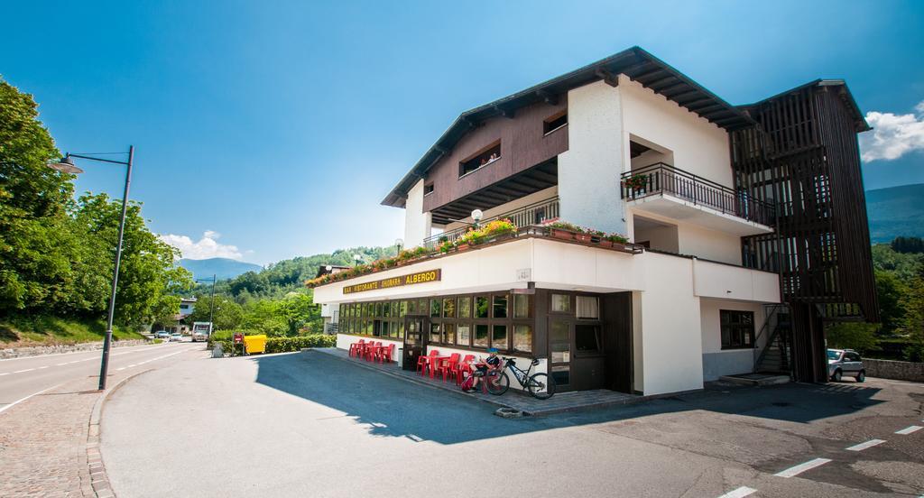 Albergo Sayonara Comano Terme Exterior photo