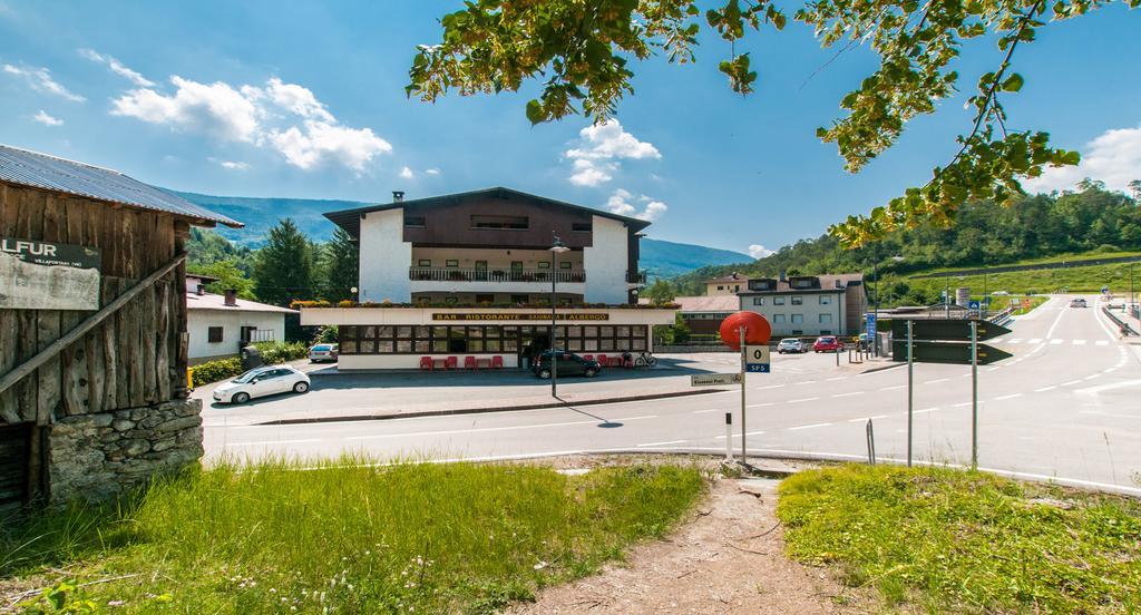 Albergo Sayonara Comano Terme Exterior photo